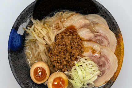 MOMEN' FOOD - BUBBLE TEA & RAMEN