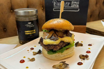 XV Burger