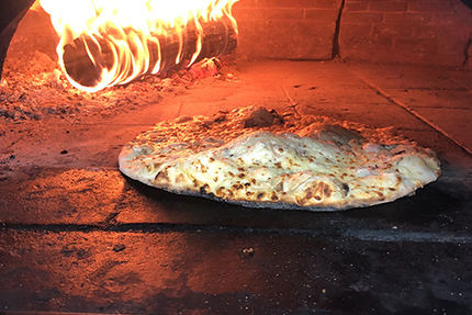 Pizza Delicieuse : Camion Pizza Four à Bois Oullins pierre -benite