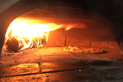 Pizza Delicieuse : Camion Pizza Four à Bois Oullins pierre -benite