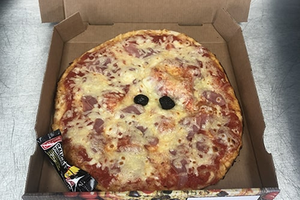 Pizza Delicieuse : Camion Pizza Four à Bois Oullins pierre -benite