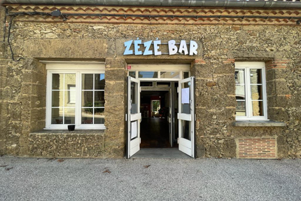Zézé Bar