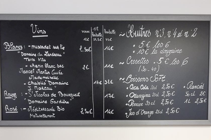 Huitres Chaumard, vente au détail (ouvert) bar à Huitres (fermé)