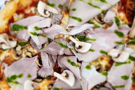 Auguste Pizza Millau | Pizzeria Artisanale | Restaurant Local | Circuits courts