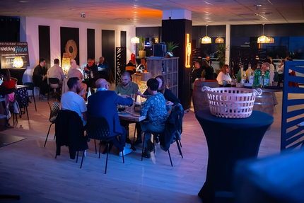 MELTING POTES Restaurant Lounge