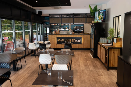 MELTING POTES Restaurant Lounge