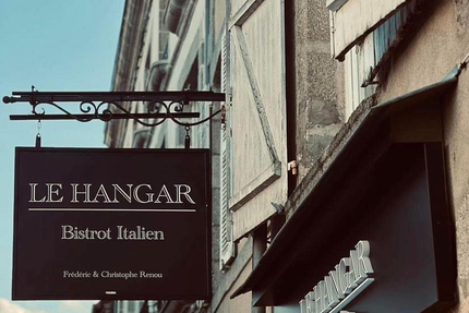 Le Hangar