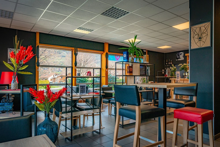 Burger 73 Bar-Restaurant