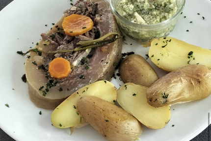 RESTAURANT DE LA TOUR AVEYRON sud-ouest