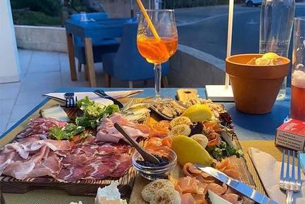 Le Blue Restaurant | Bar à vin