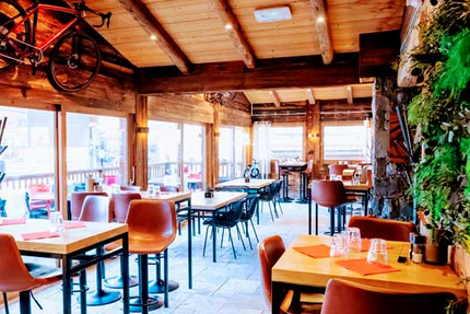 Bistro, vélo | Restaurant- Bar - Café | Alpes Aventures - La Clusaz
