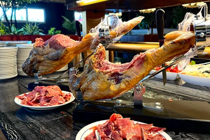 Le Grand Buffet - Saint Saturnin