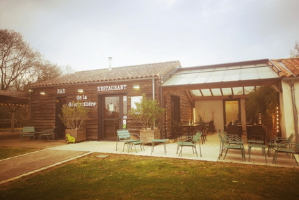 La Grenouillère Bar - Restaurant - Epicerie Fine - Mini-golf