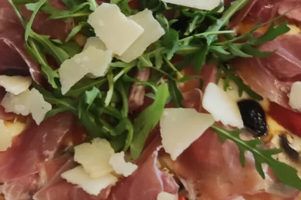 Pizza sur place ou à emporter CHEMIN DES GOURMETS vente et distribution produits Locaux et Régionaux