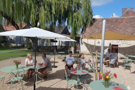 Le Chat Vert, Restaurant.