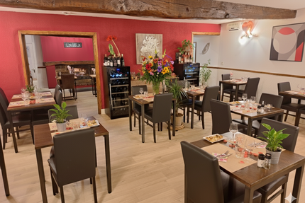 Le Chat Vert, Restaurant.