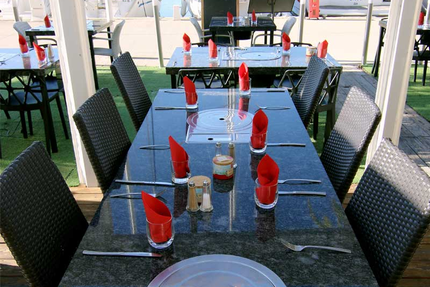 La table à plancha (La Grande Motte)