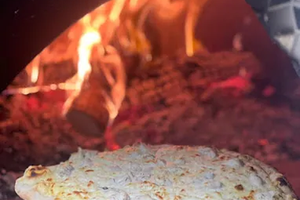 Hot wings pizzas ,cuisson au feu de bois,