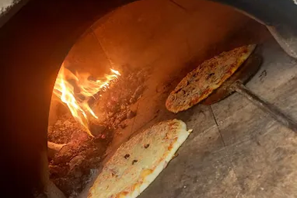 Hot wings pizzas ,cuisson au feu de bois,