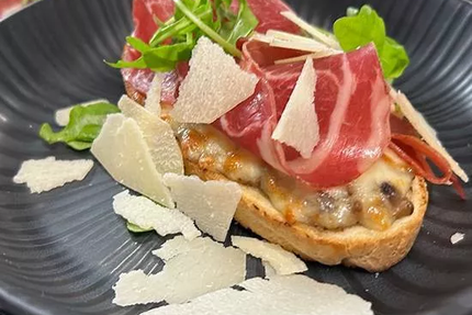 San Pétrus Restaurant Bar Glacier