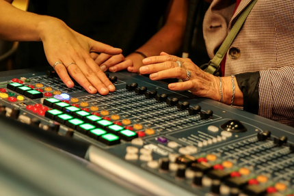 Les Cornichons, cantine de La Vapeur