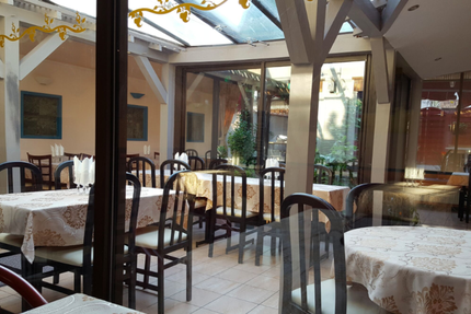 La Petite Table De Saigon