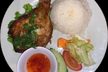 La Petite Table De Saigon