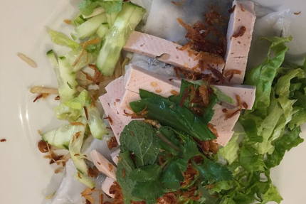 La Petite Table De Saigon