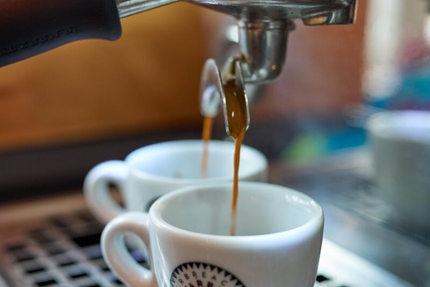 L'Herbe Rouge - Cave à vins vivants - Restaurant - Herboristerie - Epicerie