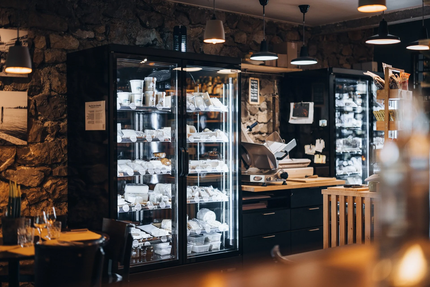 LES SAINS BONHEURS / restaurant / cave à vins / épicerie / fromagerie