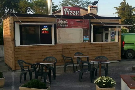 Pizza ô feu de bois et distributeur 24h/24