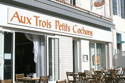Aux trois petits cochons