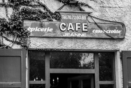 Café Restaurant Epicerie Jeanne