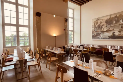 Monument Café l'Hélice - Restaurant du Musée de l'Air (uniquement pour les visiteurs)