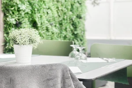 Le Garden Bar & Restaurant - Garden & City