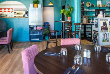 La Pause RN7 Restaurant