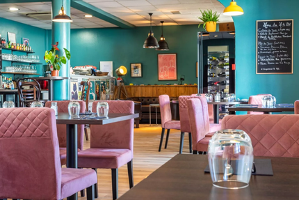 La Pause RN7 Restaurant