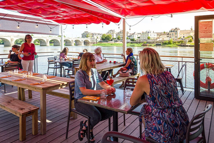 Bateau Bar Restaurant Sur les Quais
