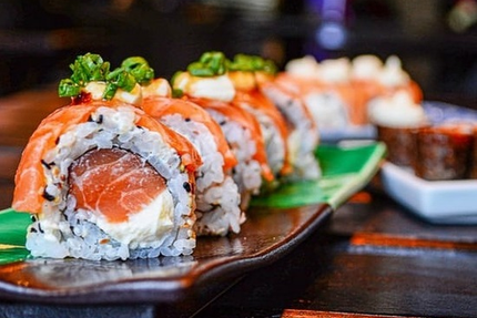 TORNADO restaurant sushi