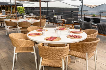 RESTAURANT BAR LE V8