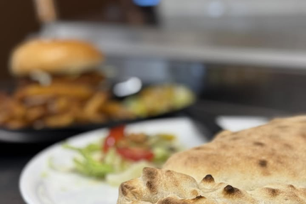 Mounio " Pizza Burger "