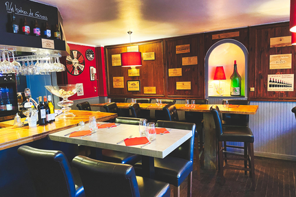 La Cave. Restaurant, bar à vin & caviste à Marines.