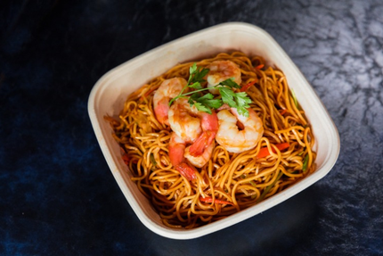 •• Cuisine du monde •• BUFFET À VOLONTÉ •• WOK •• GRILLADES •• À SAINTES