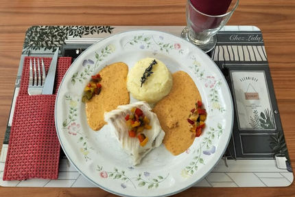 "Chez Clara" La Belle Époque café bar brasserie