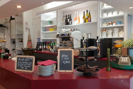 "Chez Clara" La Belle Époque café bar brasserie