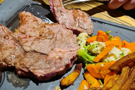 Elephant Restaurant Bar Pizzeria