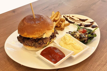 Just Relax - Restaurant & Lounge